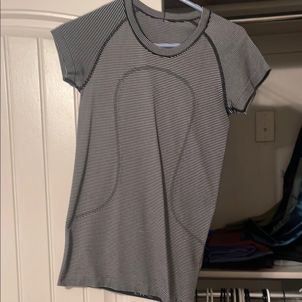 Lululemon Striped black and white swiftly tech